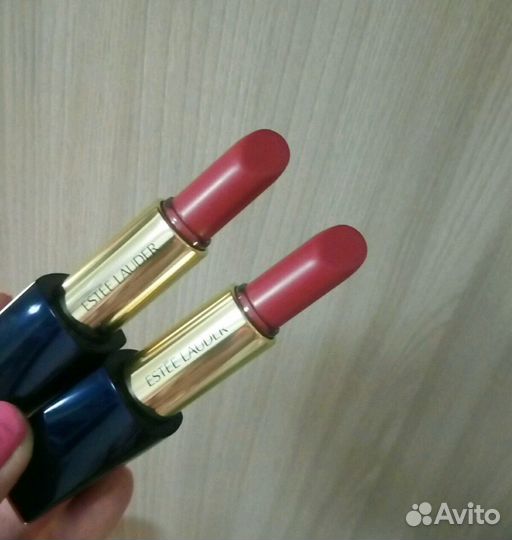 Помада для губ Estee Lauder