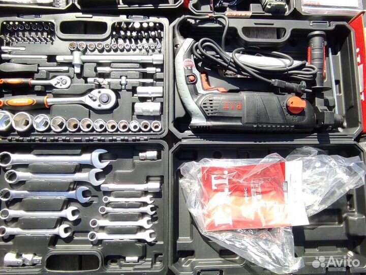 Набор инструментов для авто в чемодане