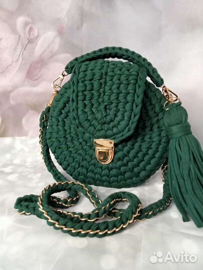 Сумка женская из трикотажной пряжи. Размер 20 см