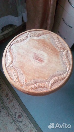 Столик резной деревянный