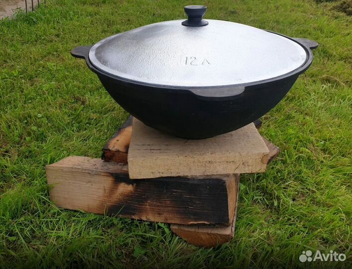 Казан чугунный для улицы и дома на 12 литров