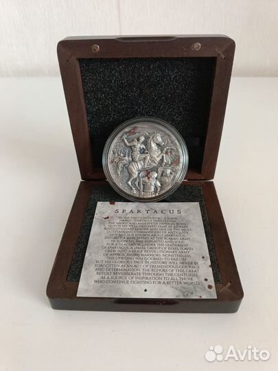 5 долларов 2017 год. Ниуэ. Спартак