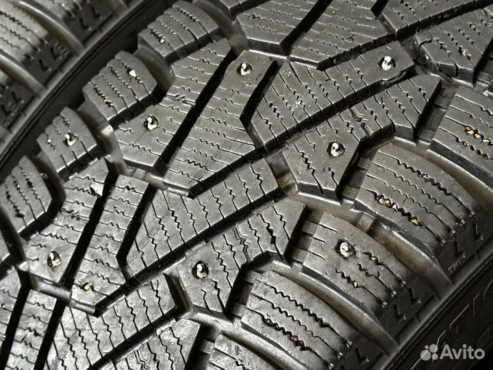 Pirelli Winter Ice Zero 215/65 R16