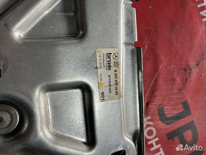 Стеклоподьемник задний Mercedes C207 W207 купе