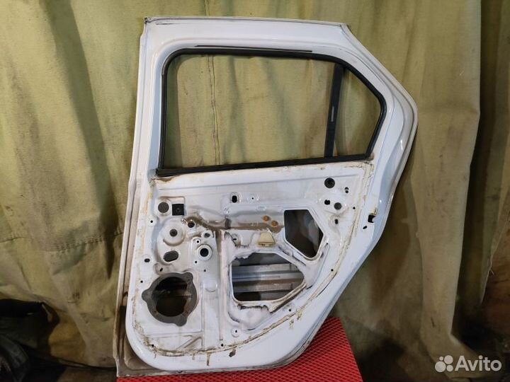 Дверь задняя правая Renault Logan 2