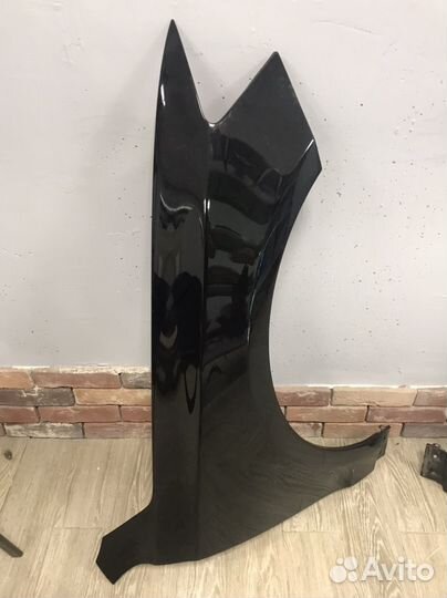 Крылья передние