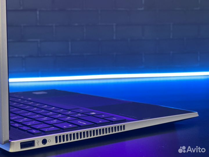Ноутбук Транформер HP i3/8GB/256SSD