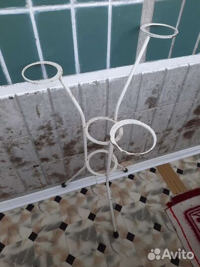 Подставка для цветов напольная металлическая