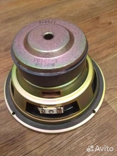 Низкочастотный динамик для сабвуфера