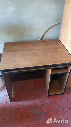 Письменный стол