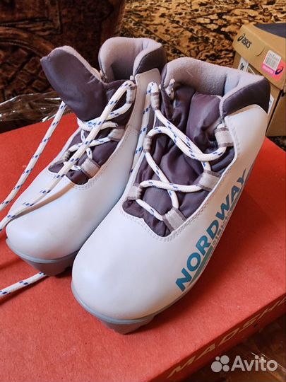 Лыжные ботинки