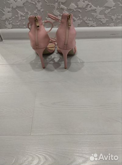 Босоножки женские 37,5 размер