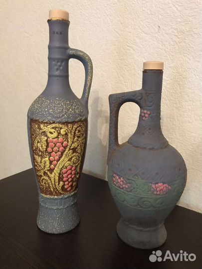 Глиняные винные кувшины