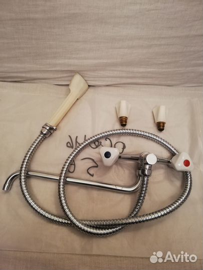 Смеситель для ванной новый