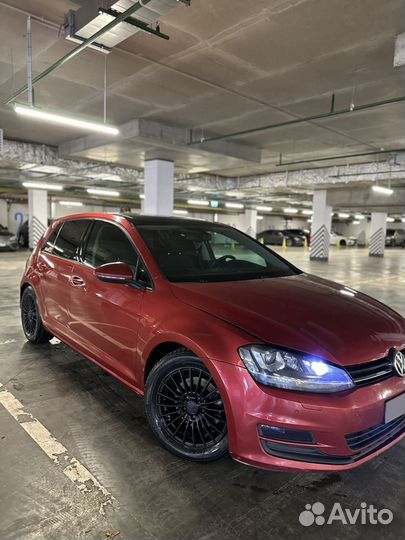 Volkswagen Golf 1.4 МТ, 2013, битый, 200 000 км