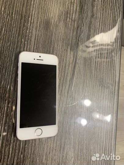iPhone SE, 16 ГБ