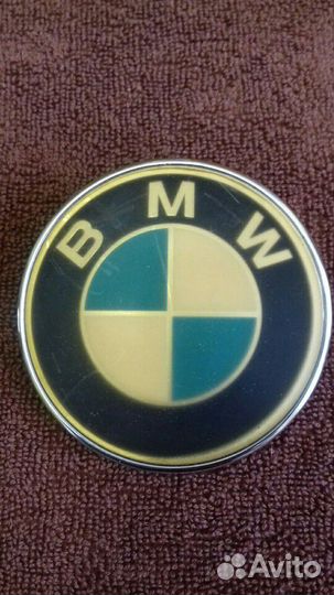 Эмблема автомобильная