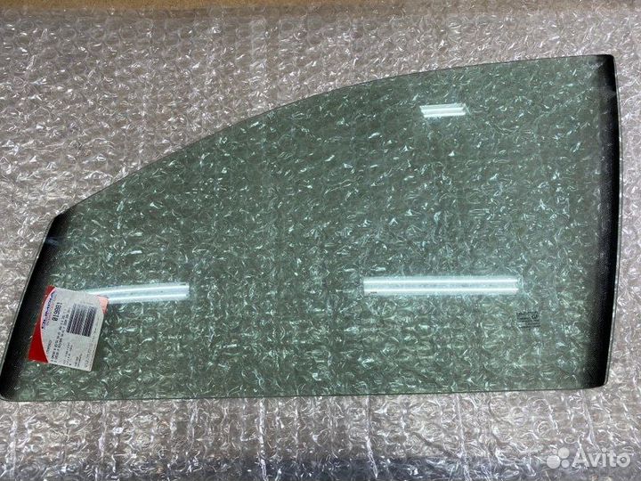 Стекло двери переднее левое Opel Omega 1994-2001