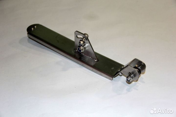 Крепление датчика Lowrance TripleShot под лодку