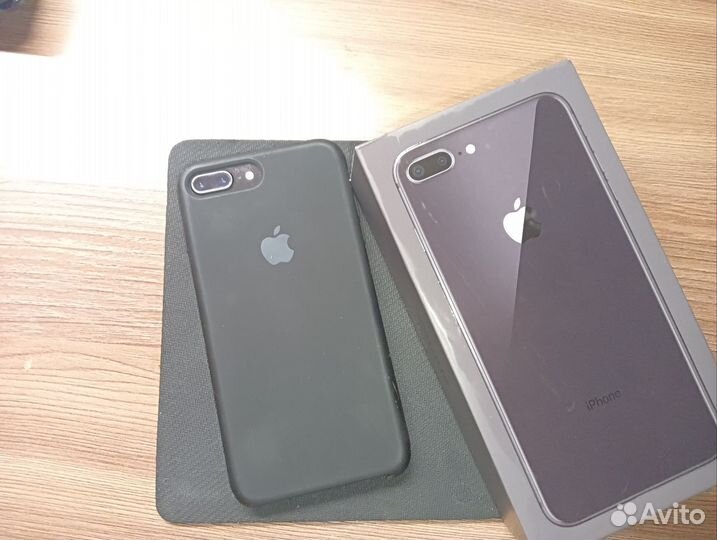 iPhone 8 Plus, 64 ГБ