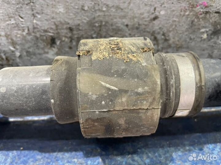 Привод передний правый Honda Civic 8 4D FD