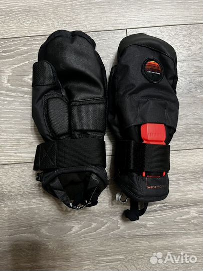 Сноубордические варежки детские 10-12 лет