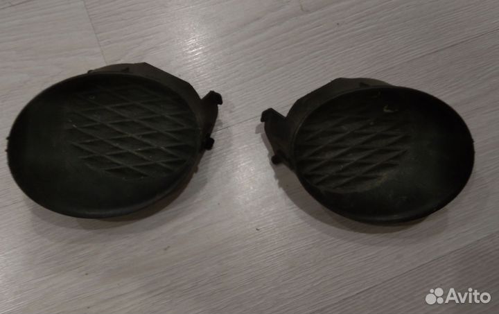 Заглушки для бампера Nissan AD