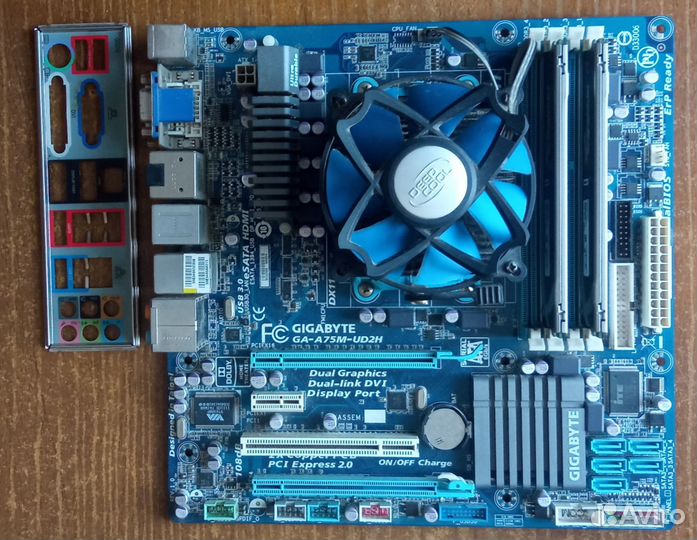 Материнская плата FM1 с процессором AMD A8