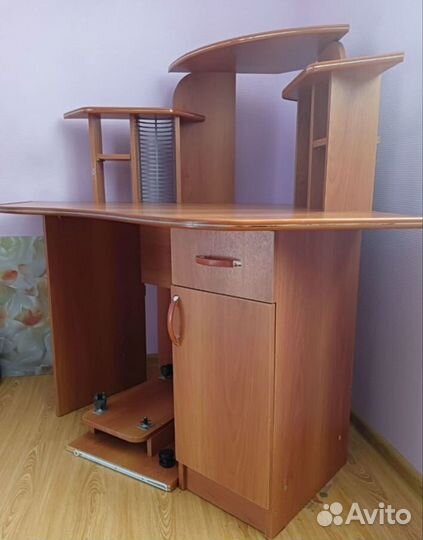 Компьютерный стол