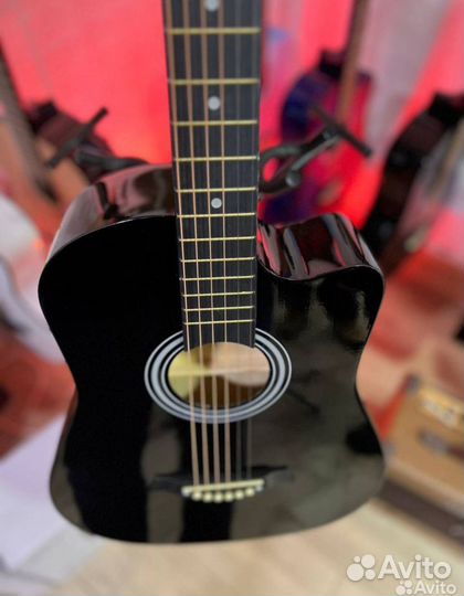 Акустическая гитара