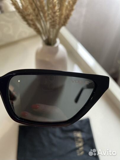 Солнцезащитные очки женские vogue