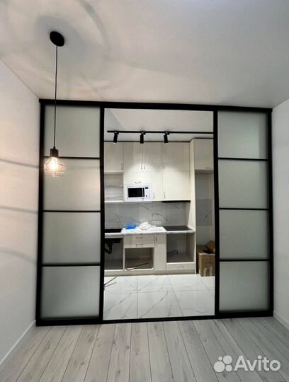 Стеклянная перегородка