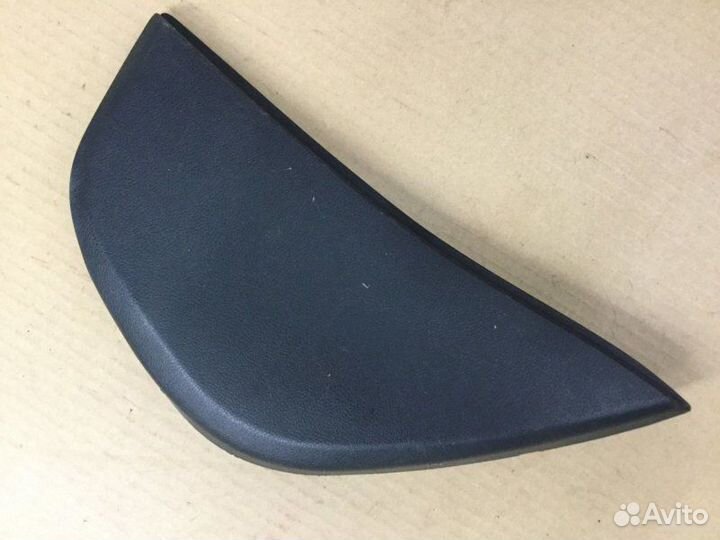 Накладка на торпедо боковая Hyundai Solaris 2010