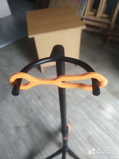 Стойка под гитару