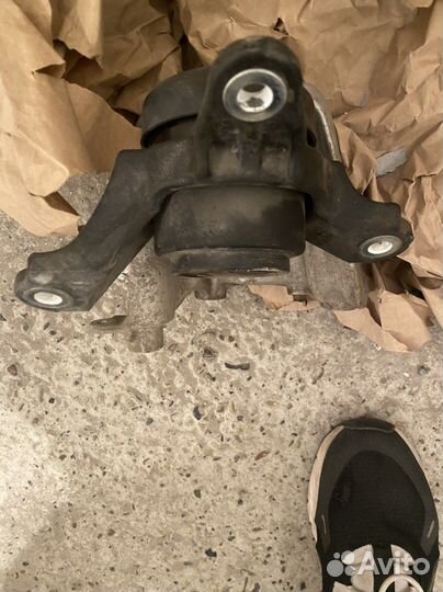 Подушки двигателя Honda accord 8