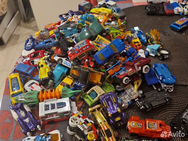 Hot wheels машинки