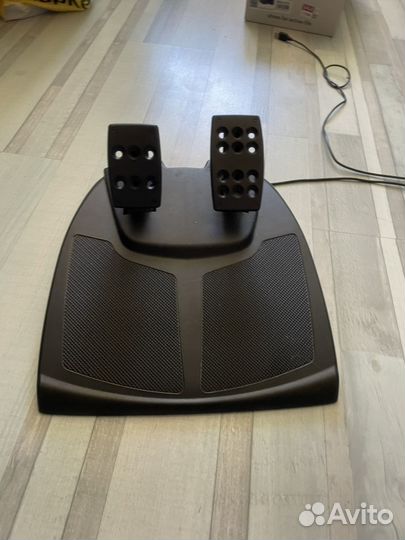 Руль logitech momo racing