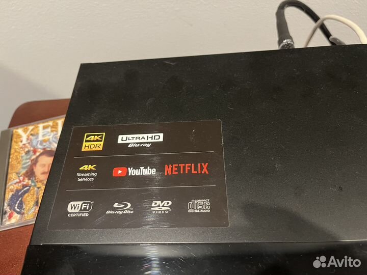 Blu-ray плеер Sony UBP-X700