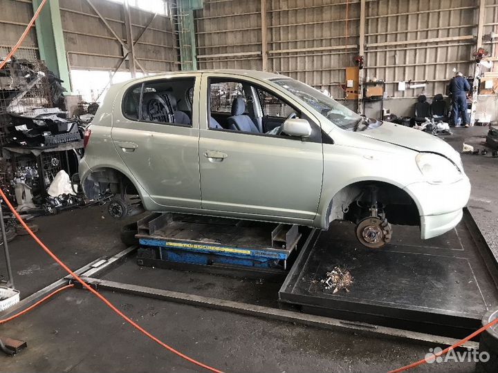 Стеклоподъемный механизм на Toyota Vitz SCP10