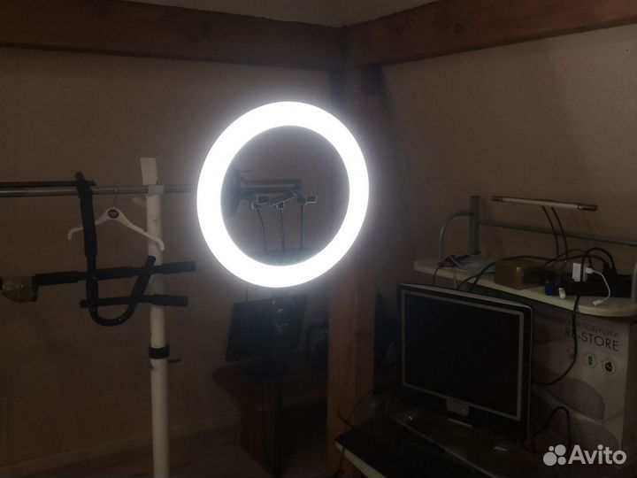 Лампа блогерская