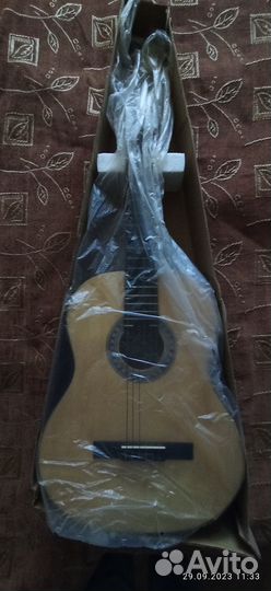 Акустическая гитара