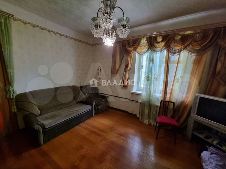 3-к. квартира, 65 м², 1/2 эт.
