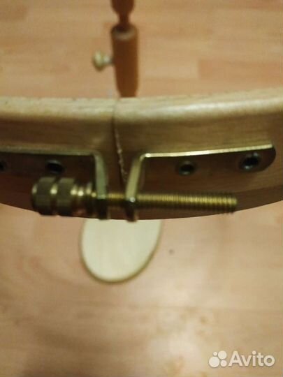 Настольная подставка для вышивки