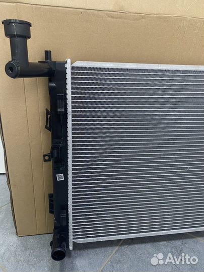 Радиатор охлаждения двигателя Kia Ceed/I30