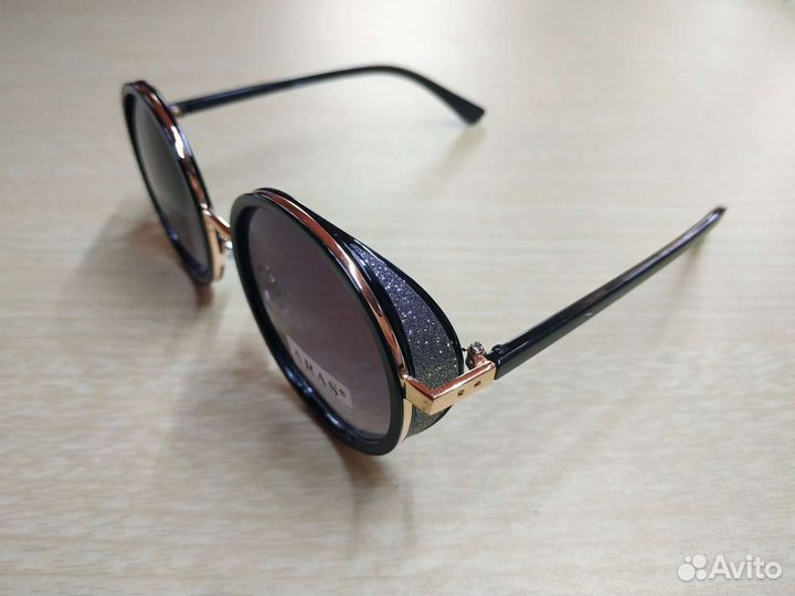 Солнцезащитные очки женские