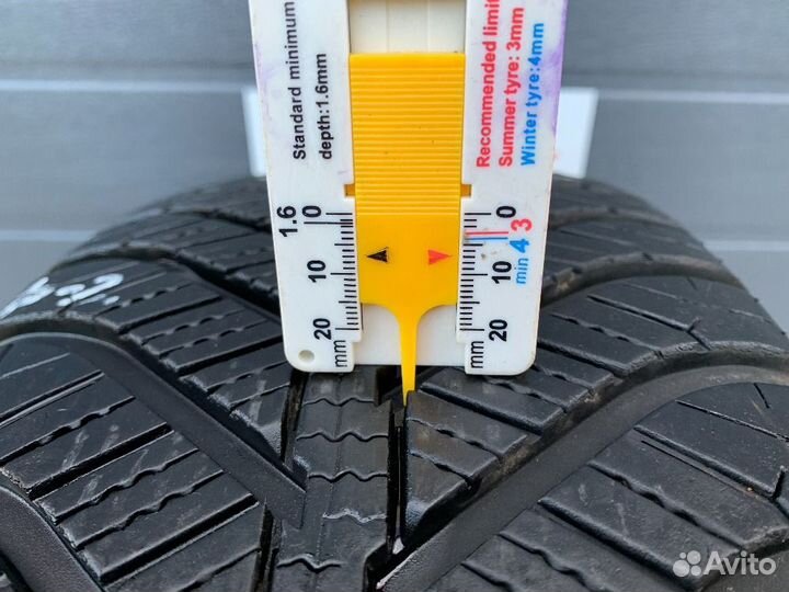 Goodyear Vector 4Seasons 215/60 R17