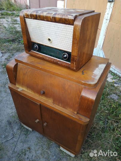 Радиола Рекорд - 60 с тумбой