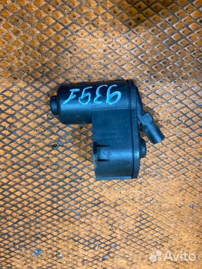 Моторчик стояночного тормоза задний Audi Q3 8U