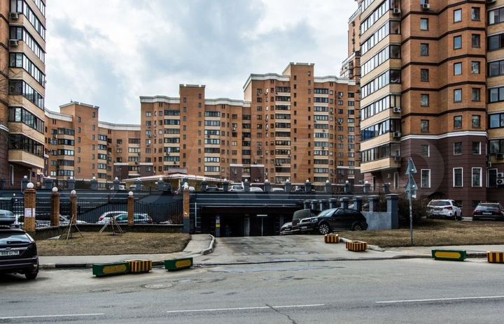 Машиноместо, 13 м²