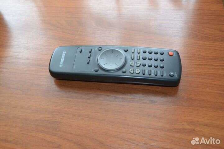 Видеомагнитофон Samsung SVR-700